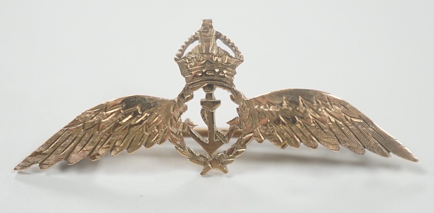 A 9ct RAF sweetheart’s brooch, 40mm, 2.6 grams.